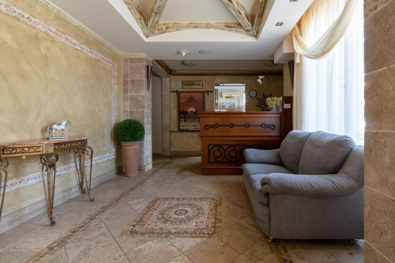 Royal Bay Apartments With Self Check-In スヴェティ・ヴラス エクステリア 写真