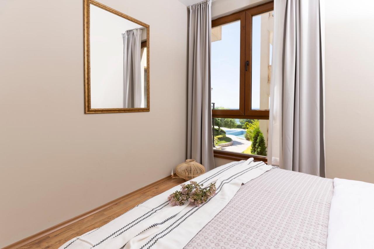 Royal Bay Apartments With Self Check-In スヴェティ・ヴラス エクステリア 写真