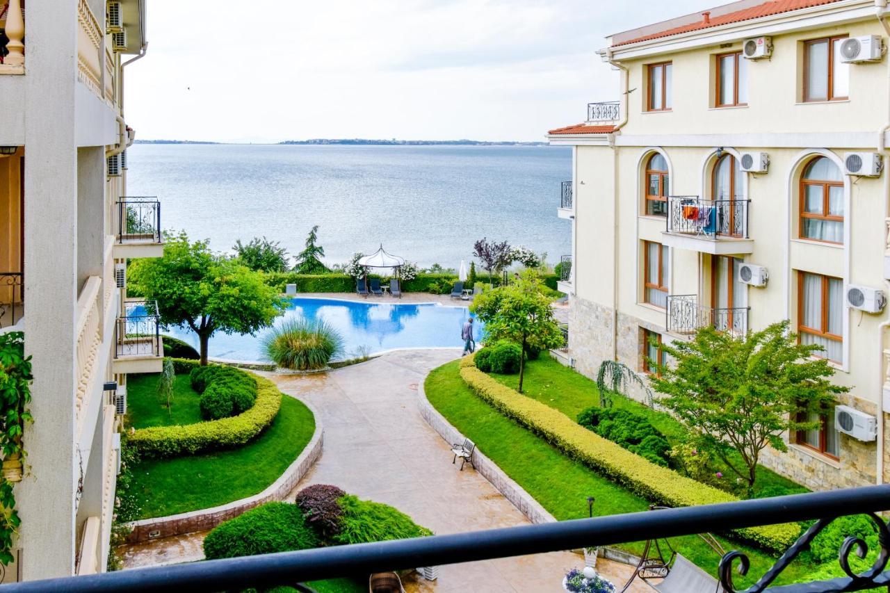 Royal Bay Apartments With Self Check-In スヴェティ・ヴラス エクステリア 写真