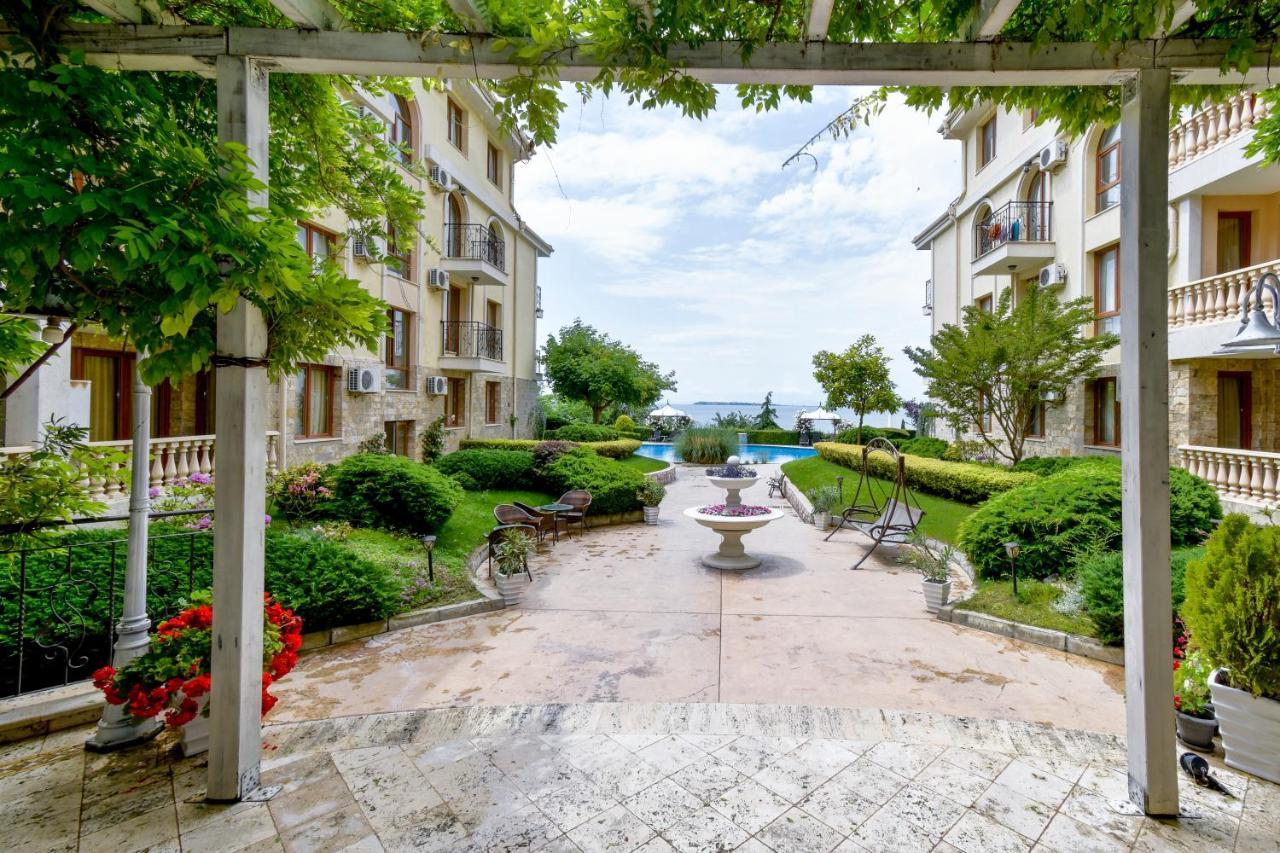 Royal Bay Apartments With Self Check-In スヴェティ・ヴラス エクステリア 写真