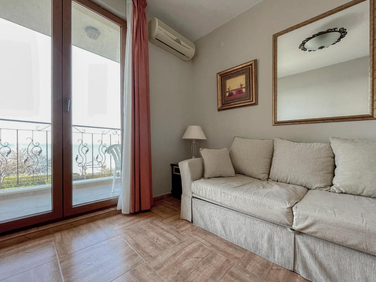 Royal Bay Apartments With Self Check-In スヴェティ・ヴラス エクステリア 写真